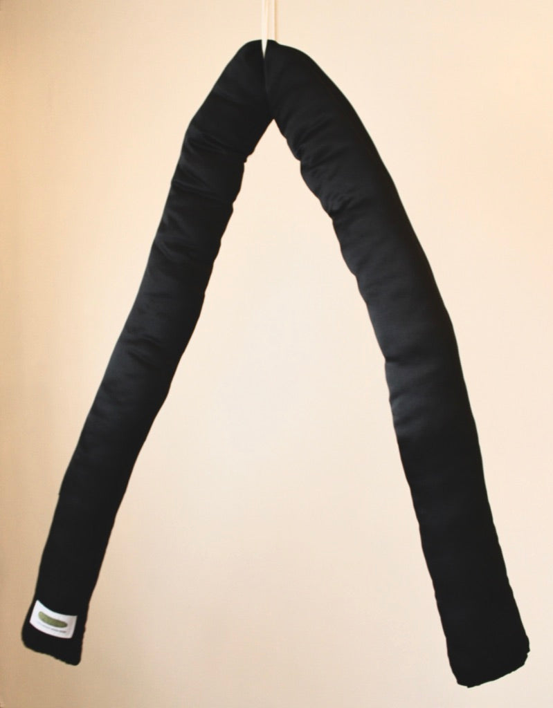 Silky Black Knottie